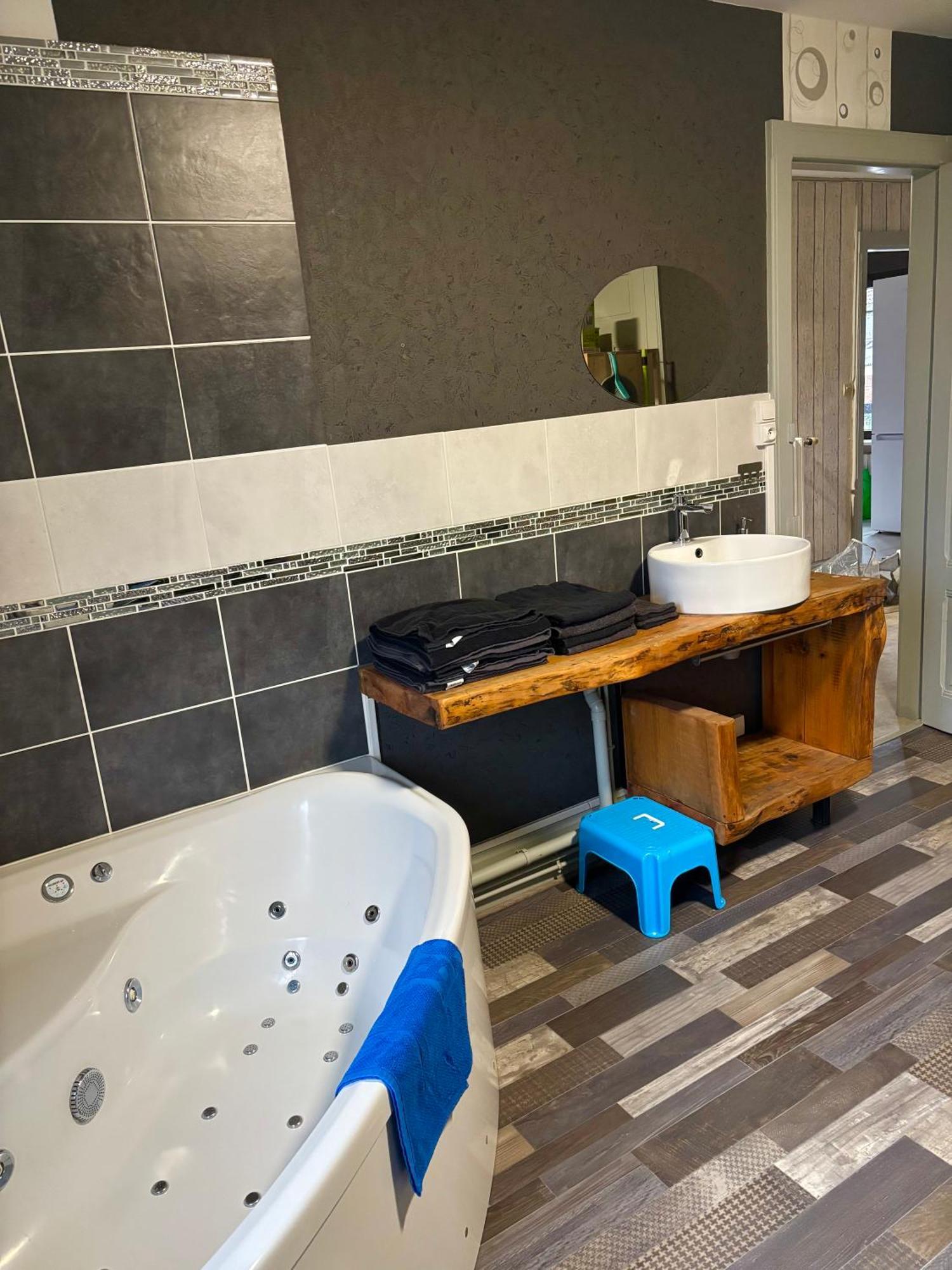 Gite 205 M2, 8Pers Piscine, Jacuzzi, Balneo Privatifs Vagney Exteriér fotografie